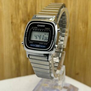 VINTAGE CASIO SILVER DIGITAL WATCH – ALARM CHRONO – RETRO 80S
